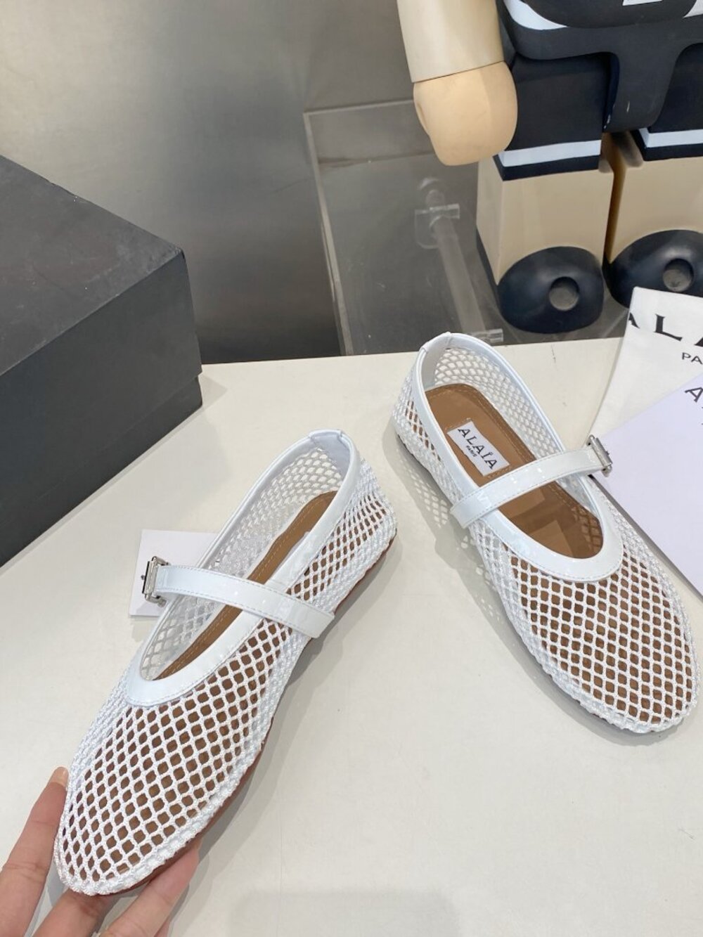 Alaïa White Mesh Patent Leather Mary Jane Flat Shoes - Picture 3 of 9